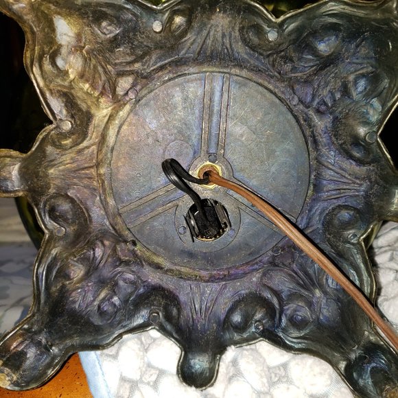 Hoping to find someone to give info on this HUGE lamp. - Picture 3 of 4